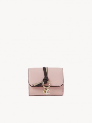 Carteiras Pequenas Chloe Alphabet Small Tri-fold Rosa | CHE-SR14287