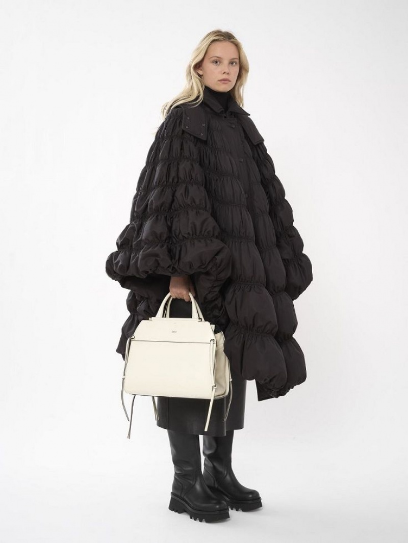 Casacos Chloe Short Puffer Cape Pretas | CHE-SR13814